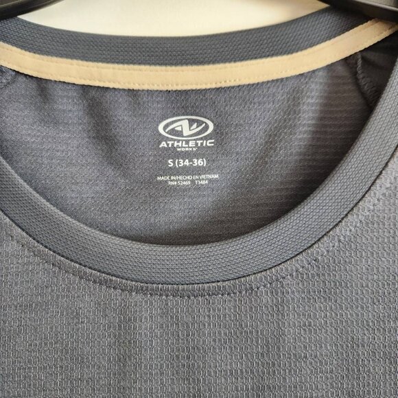 Athletic Works Pocket Tee Size S Grey w/ Zipper Storage Pocket - Picture 4 of 9